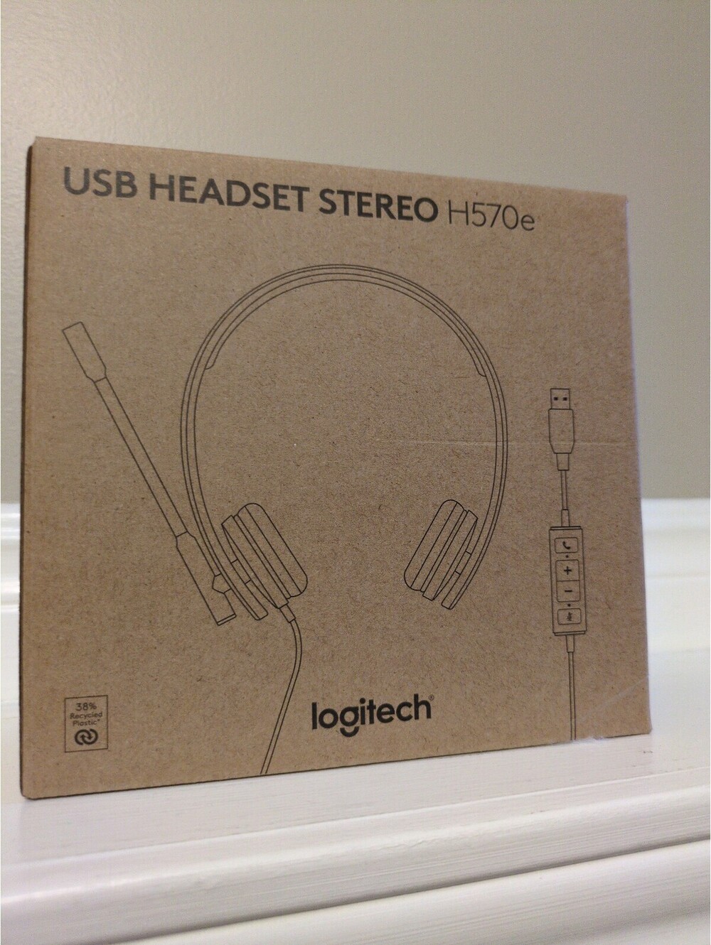 Logitech H570e USB Stereo Headset with Noise-Cancelling Microphone - New w box